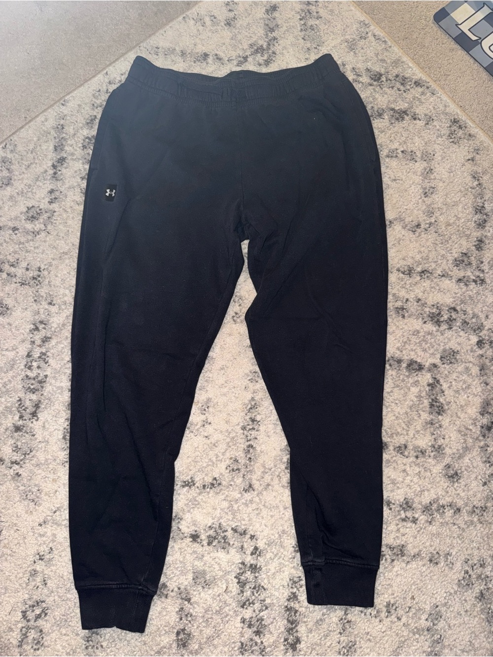 Under Armour Men’s Black Slim Fit Jogger Sweatpants